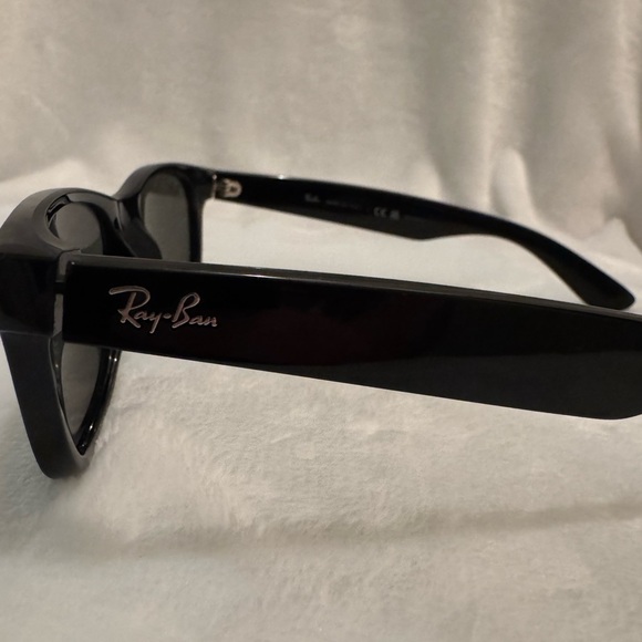 Ray-Ban Classic Black Sunglasses - Picture 6 of 8